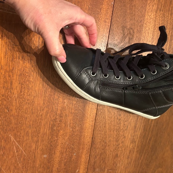 Taos Footwear Black Sneakers Leather High-Top - Picture 4 of 6